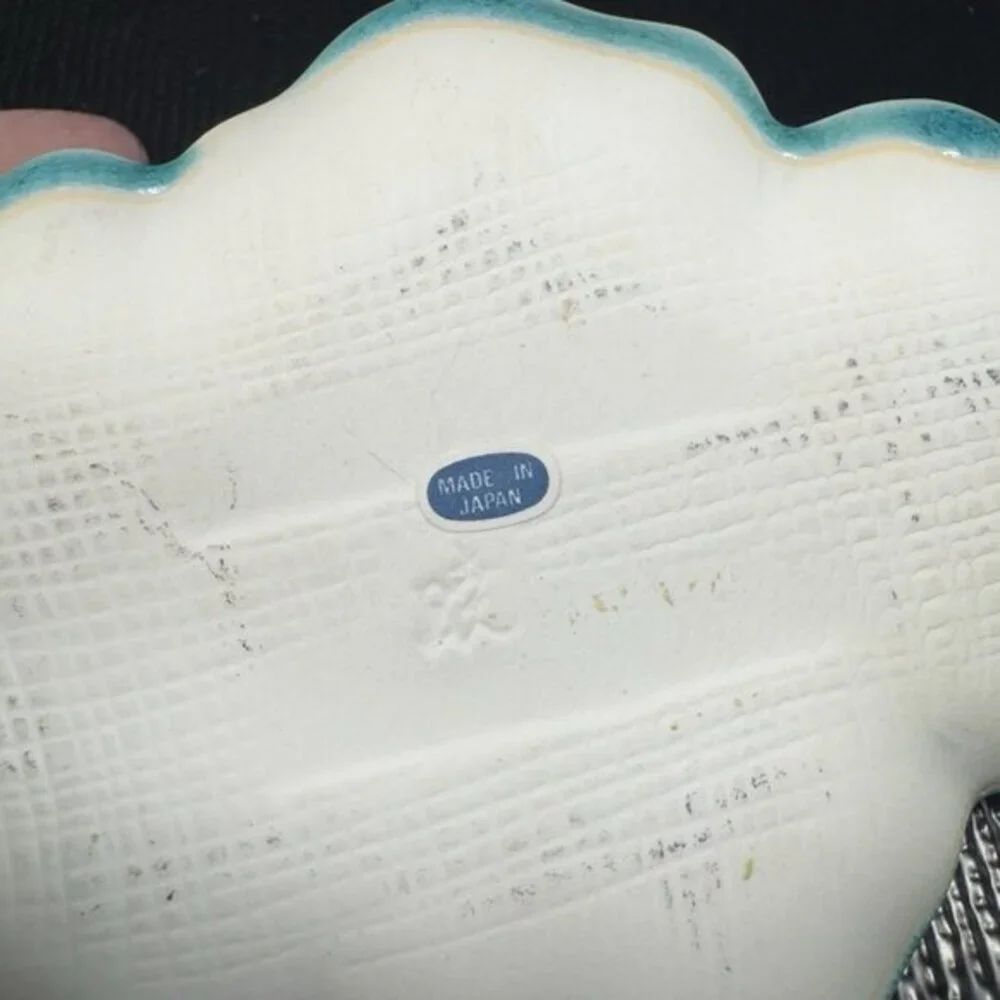 Pottery Dish vintage leaf